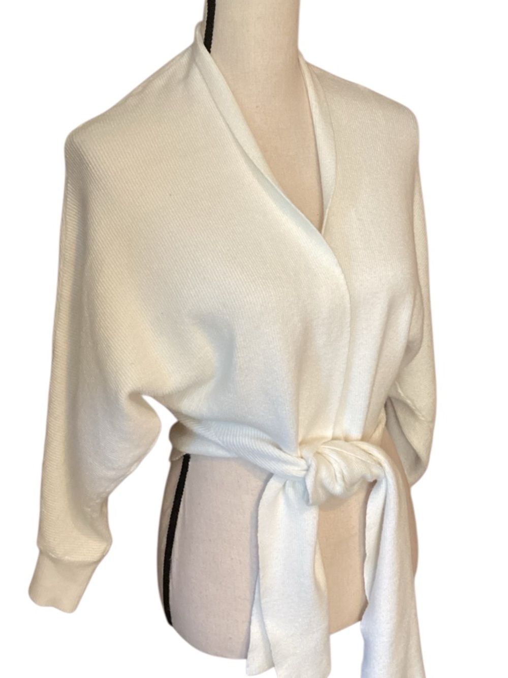 Seek the Label Pearl White Tie Front Sweater Size XS *FLAW*